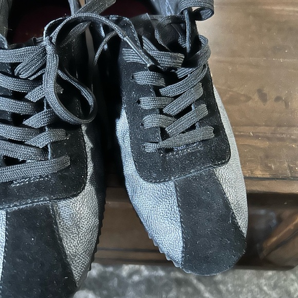 Coach shoe - Picture 2 of 3